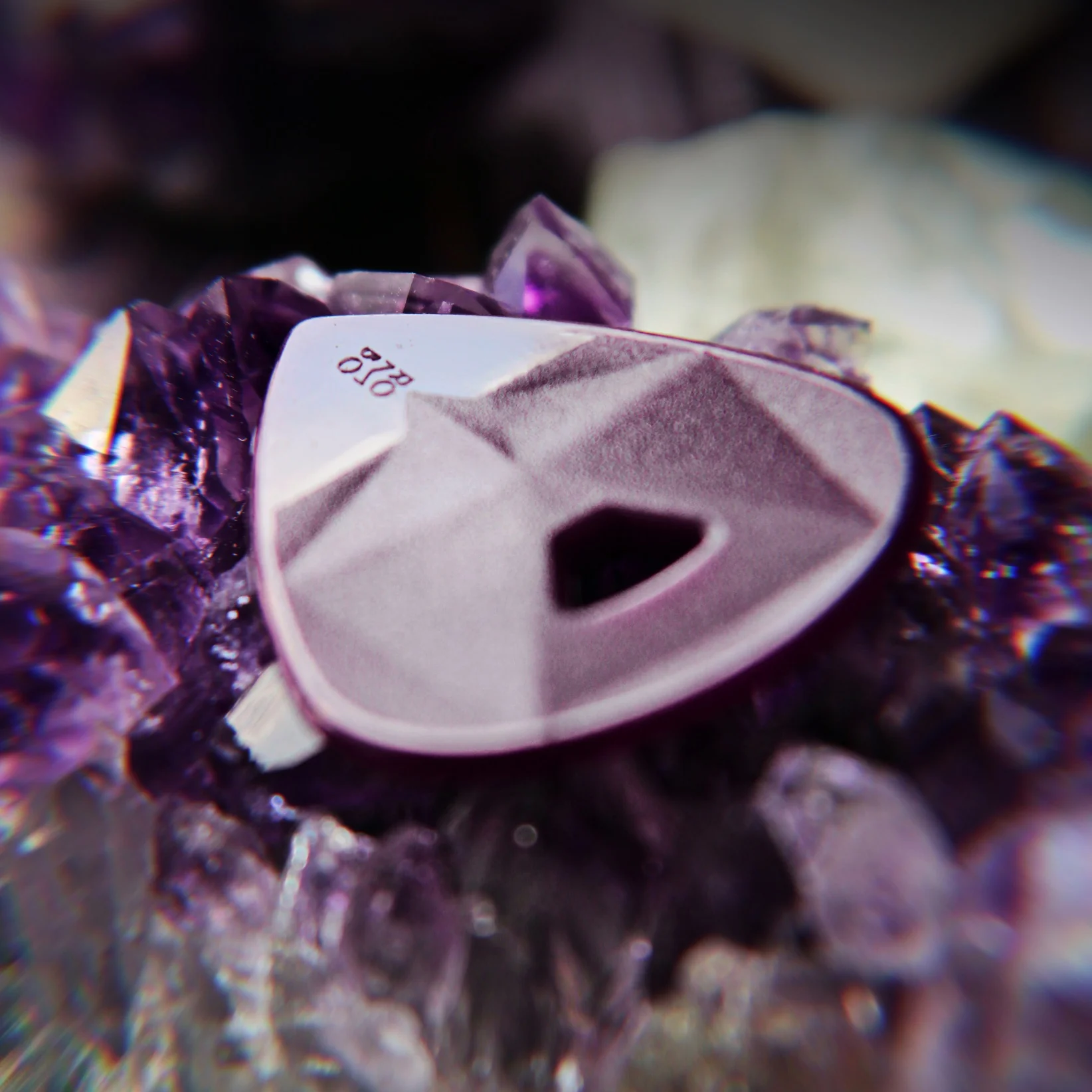 Guitar Pick Set Rombo Diamond Special Edition Mystic Violett (4 Guitar Picks) - 2 mm - Image 7